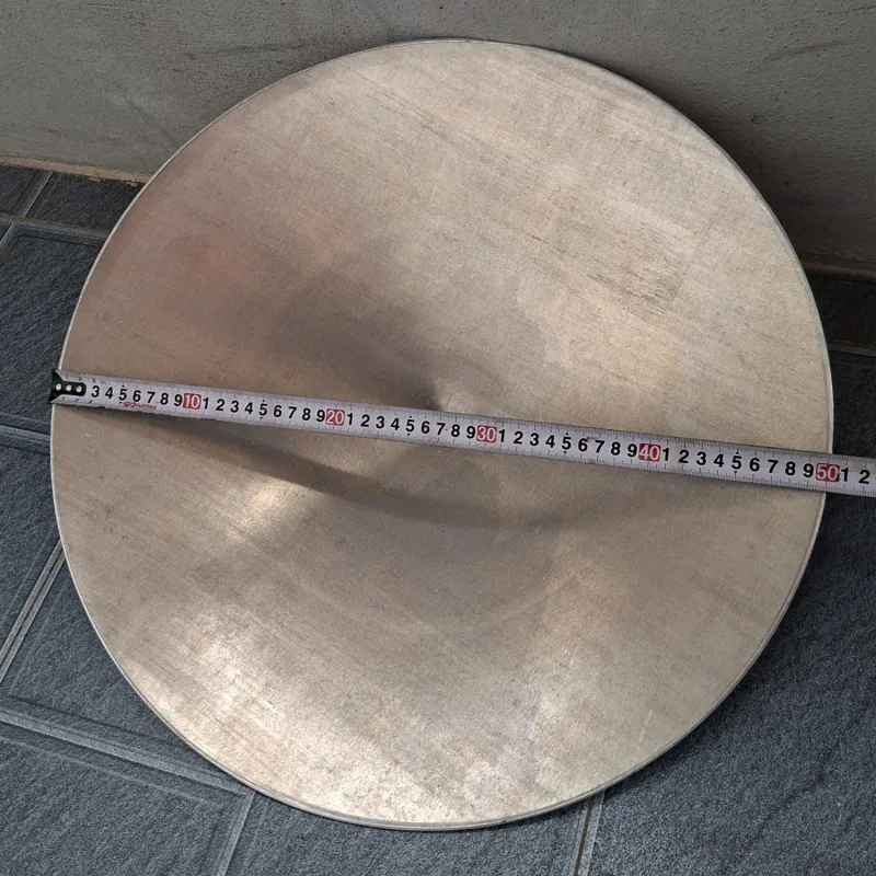 Thước dây đặt ngang qua miệng máng nón 50cm để đo đường kính