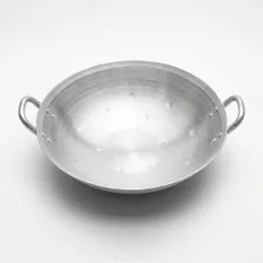 Chảo xào công nghiệp bằng nhôm gò, lòng sâu, hai quai nhôm uốn tán đinh